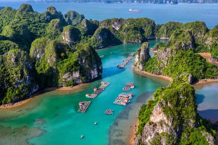 Vung Vieng Floating Village Ha long Bay 