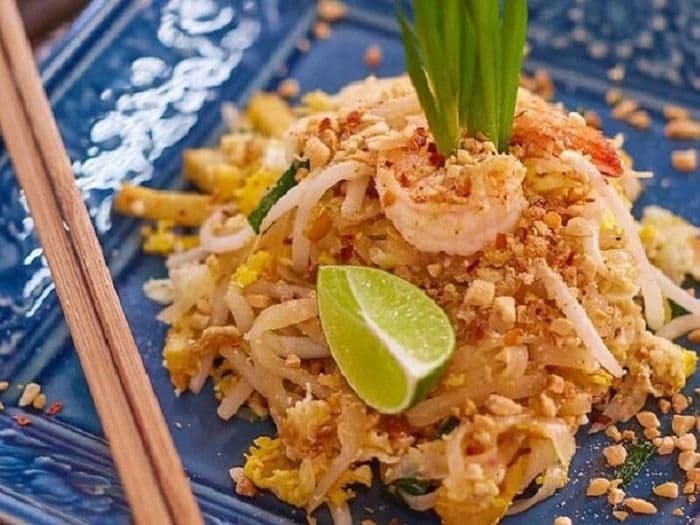 Red Chili Thai Cooking Class Chiang Mai local Chef