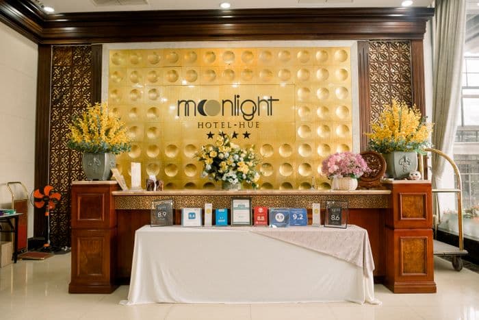 moonlight hotel hue